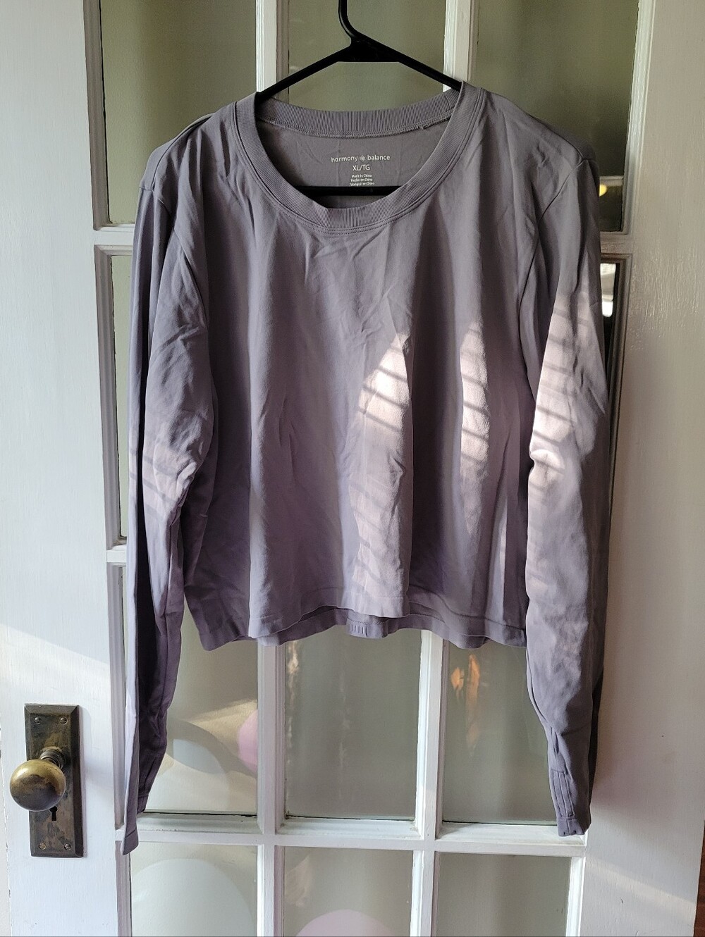 Harmony + Balance Gray Cropped Yoga Top Long Sleeve Thumb Holes size XLT Comfort